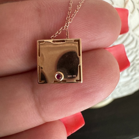 Roberto Coín 18k Pyramid Stud Pendant Necklace - Picture 3 of 8